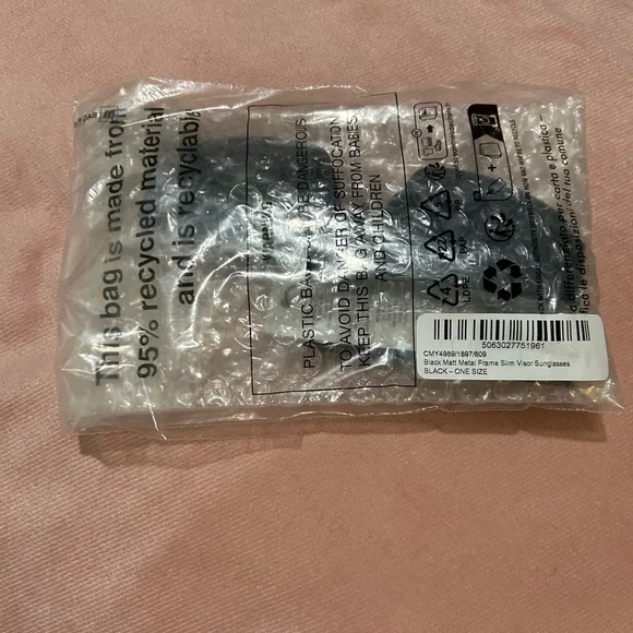 Pretty Little Thing Black Matte Metal Frame Slim Visor Sunglasses - Picture 8 of 8